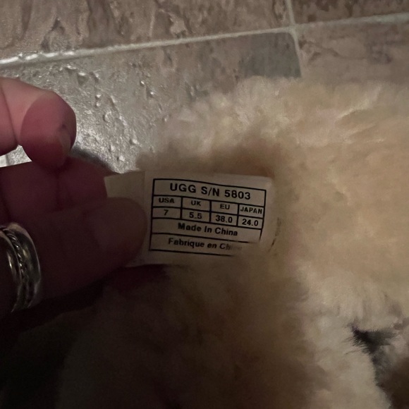 Ugg Bailey button boots - Picture 2 of 6